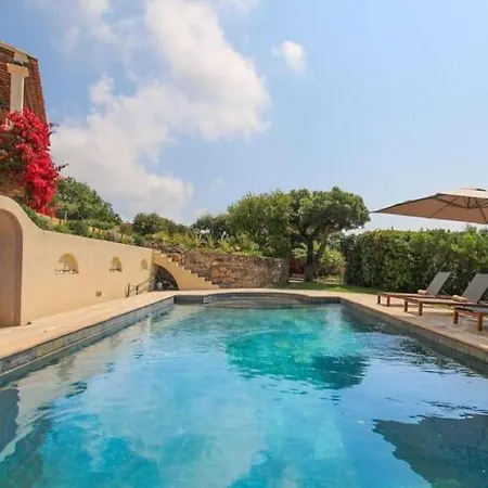 Holiday home Majestic In With Private Pool *